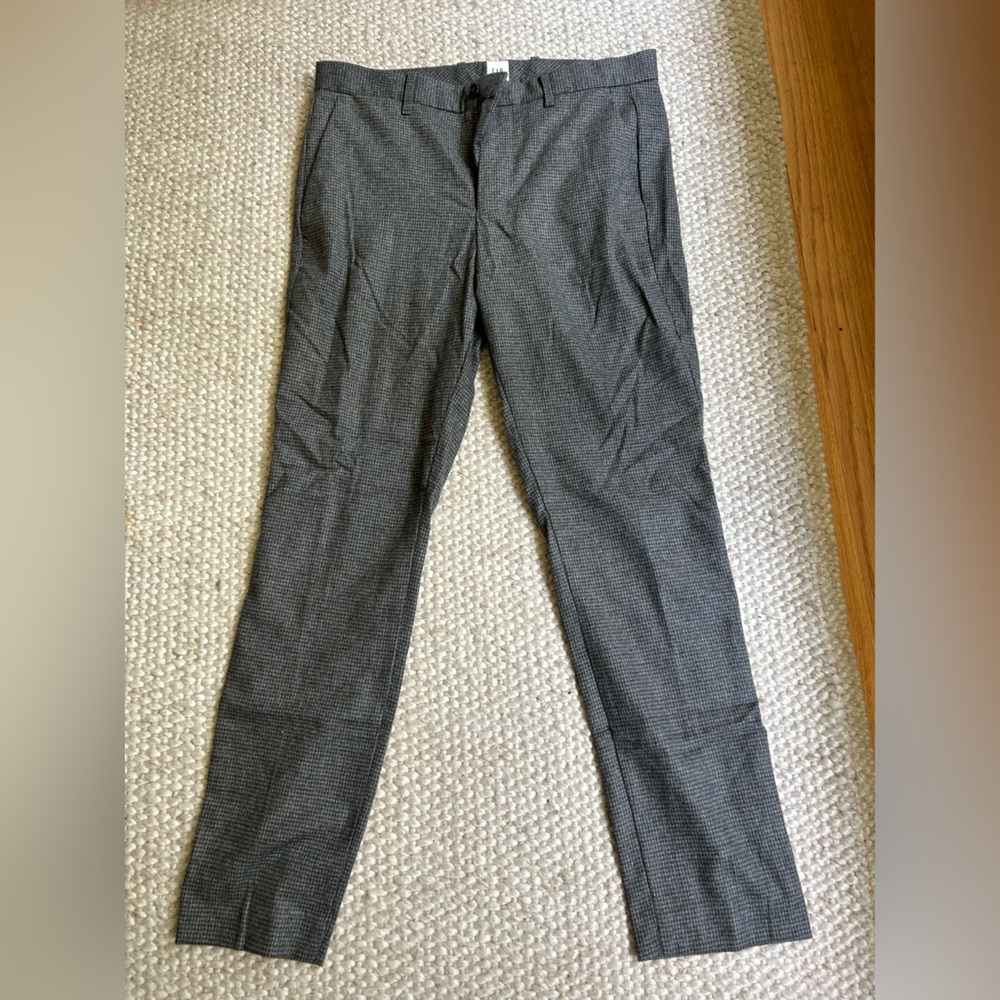 Men’s Gap size M slim fit pant